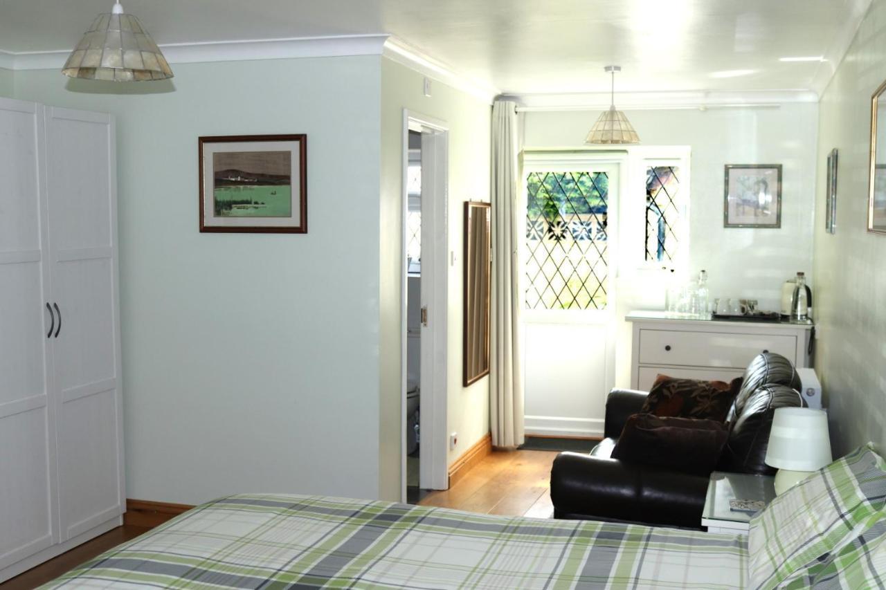 Highworth House Bed and Breakfast Swindon Eksteriør billede