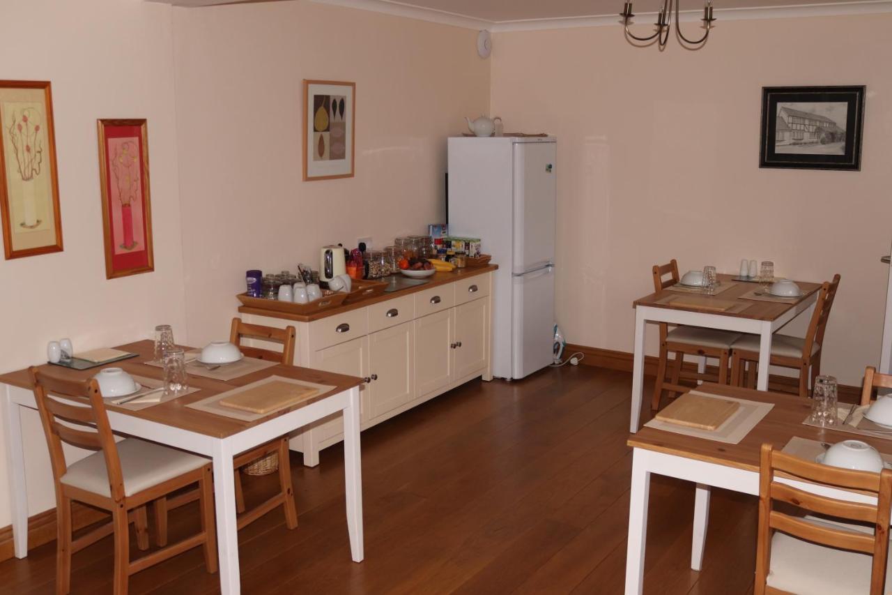 Highworth House Bed and Breakfast Swindon Eksteriør billede