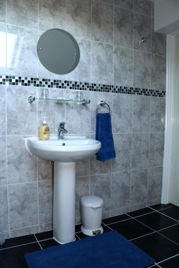 Highworth House Bed and Breakfast Swindon Eksteriør billede