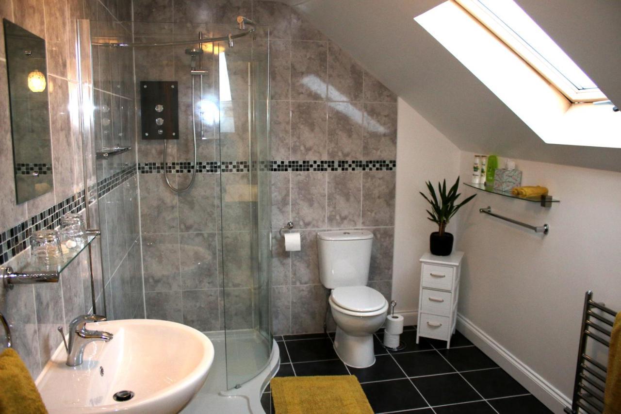 Highworth House Bed and Breakfast Swindon Eksteriør billede