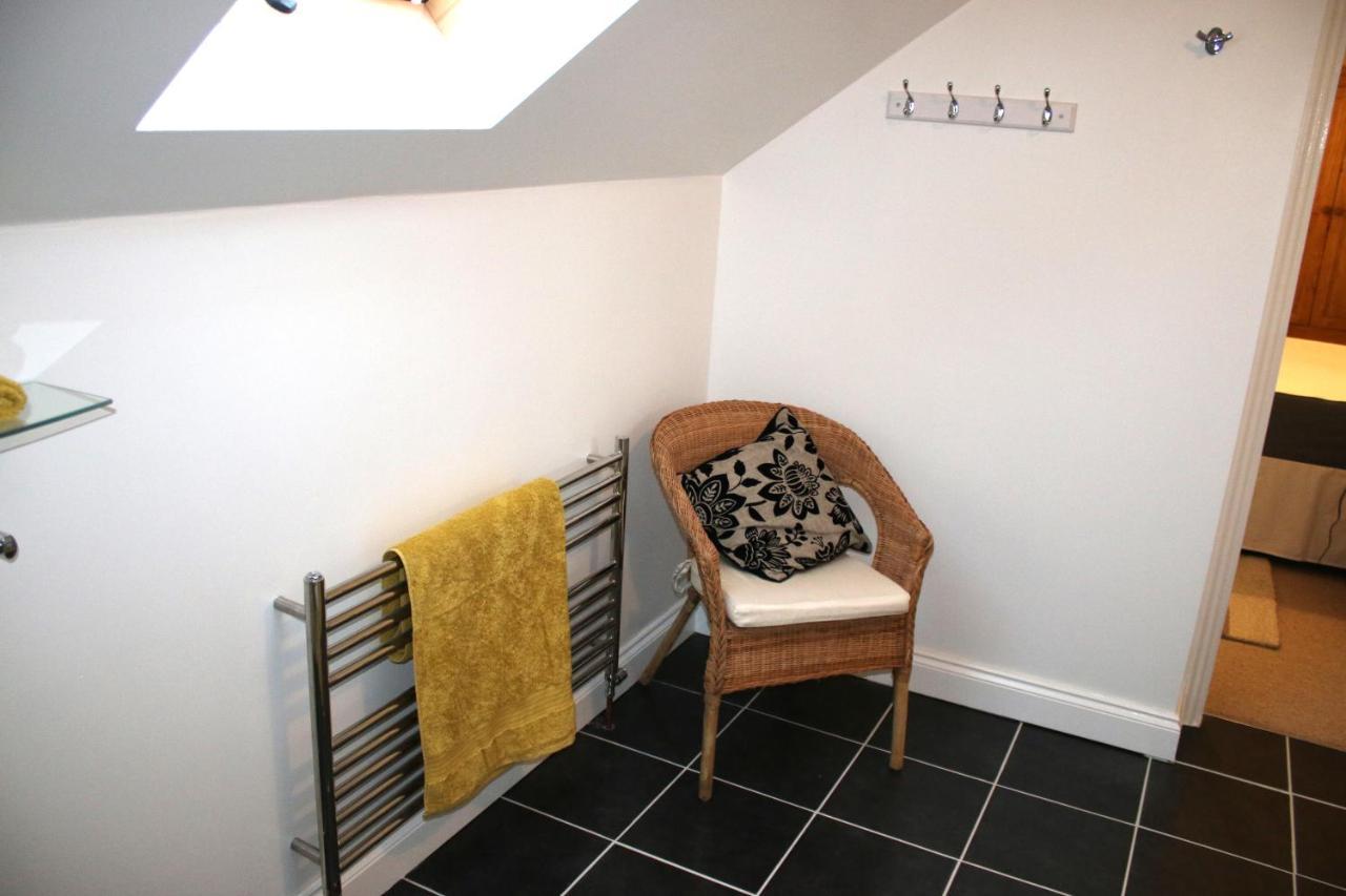 Highworth House Bed and Breakfast Swindon Eksteriør billede