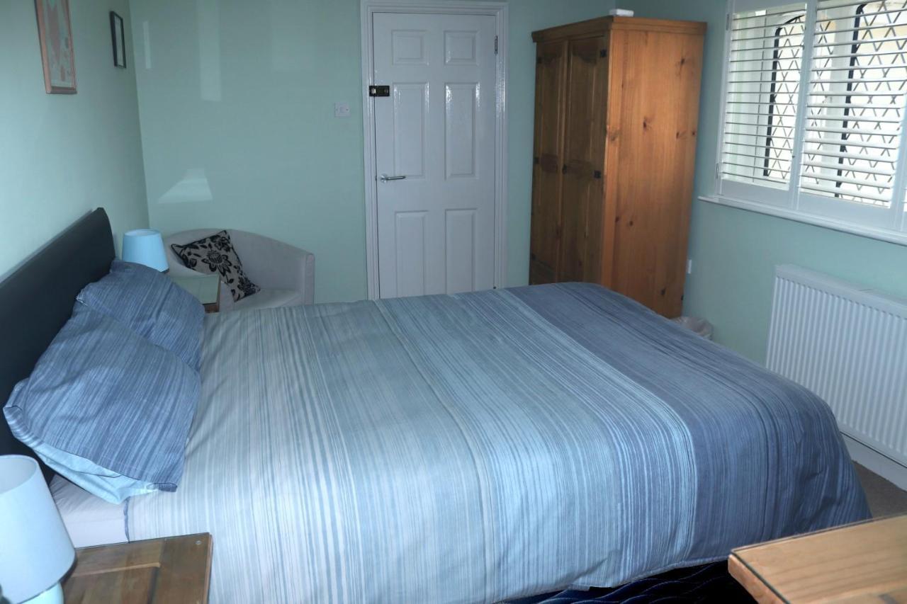 Highworth House Bed and Breakfast Swindon Eksteriør billede