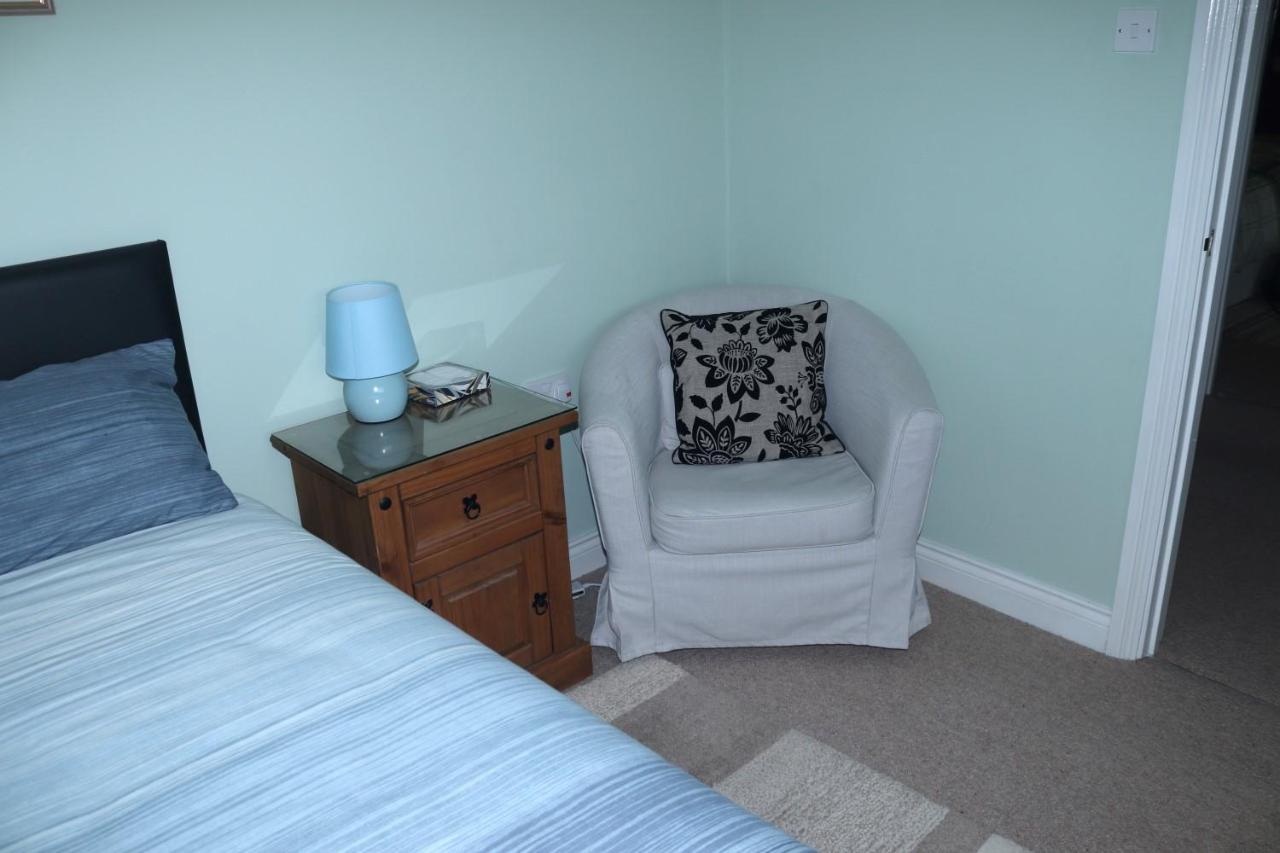 Highworth House Bed and Breakfast Swindon Eksteriør billede