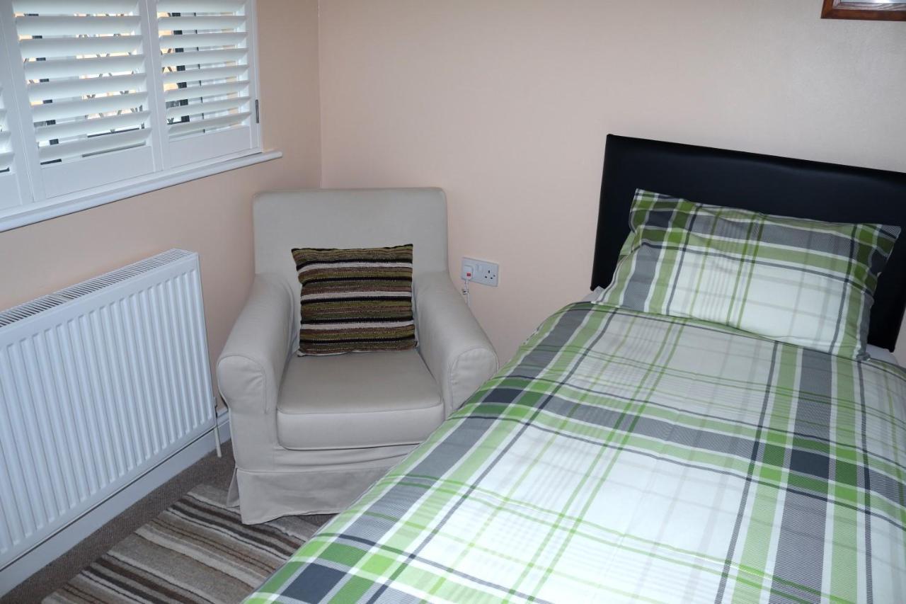 Highworth House Bed and Breakfast Swindon Eksteriør billede