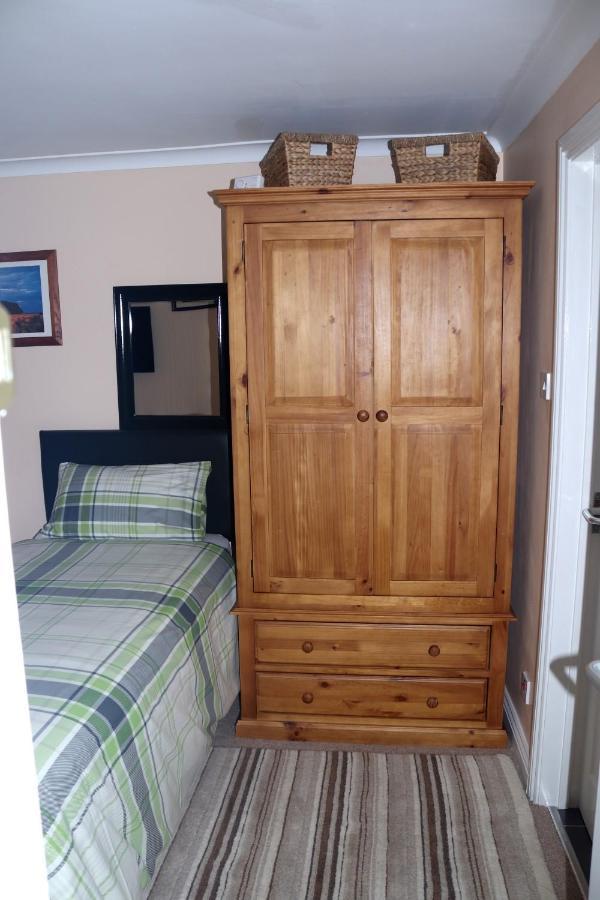 Highworth House Bed and Breakfast Swindon Eksteriør billede