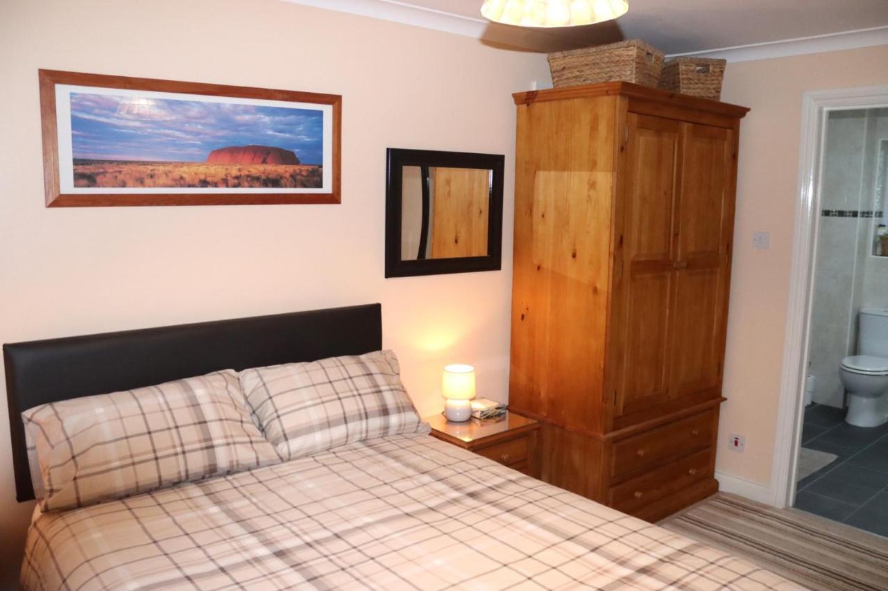 Highworth House Bed and Breakfast Swindon Eksteriør billede